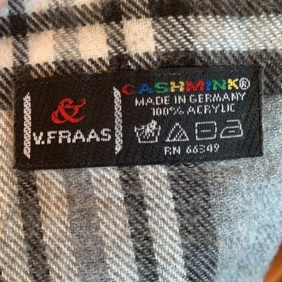 V. FRAAS cashmink Germany black red plaid - Picture 2 of 4
